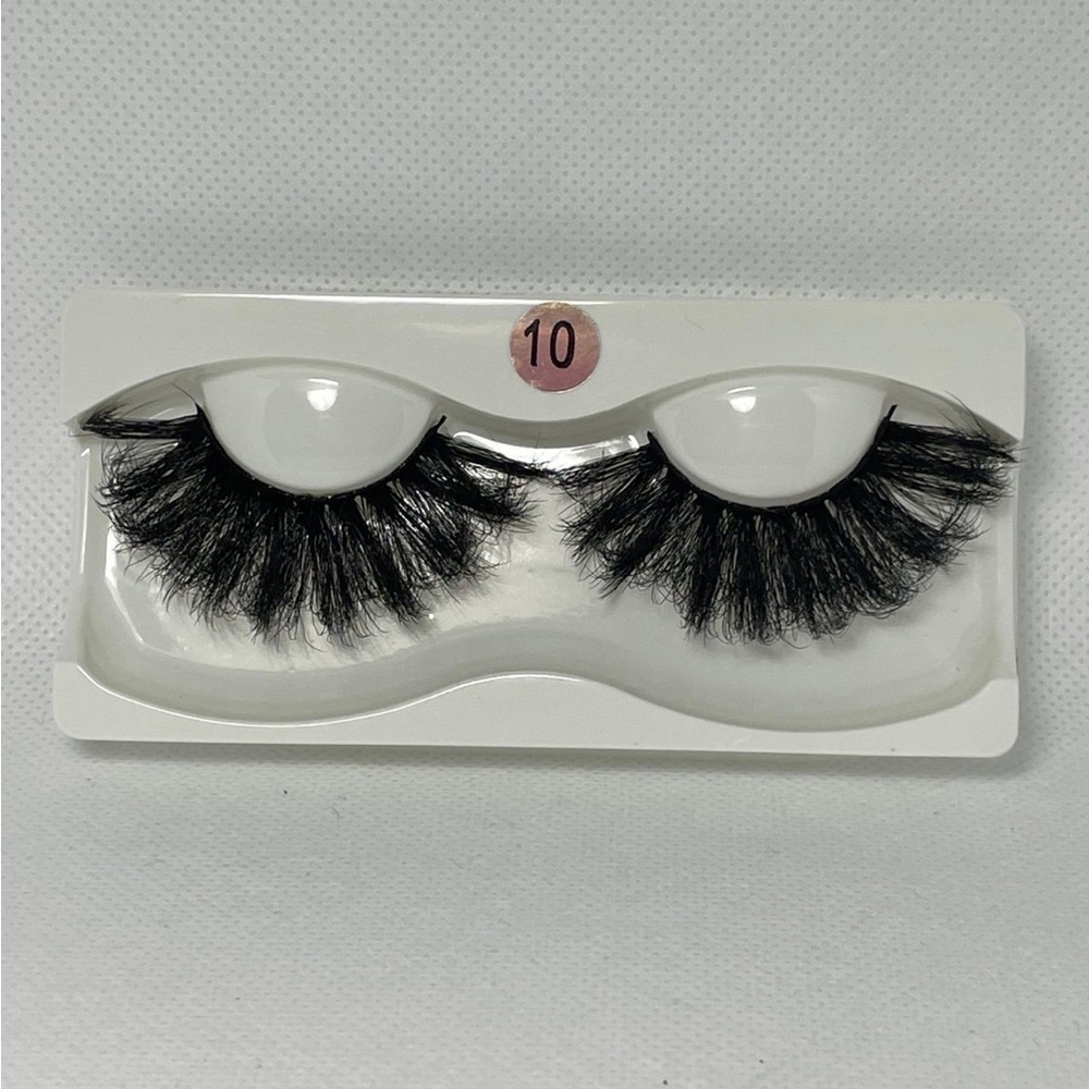 Dramatic Black False Eyelashes